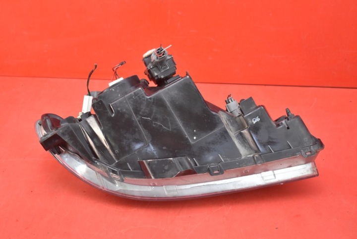 PROJECTEUR GAUCHE PHARE AVANT MAZDA 323 BJ LIFT
