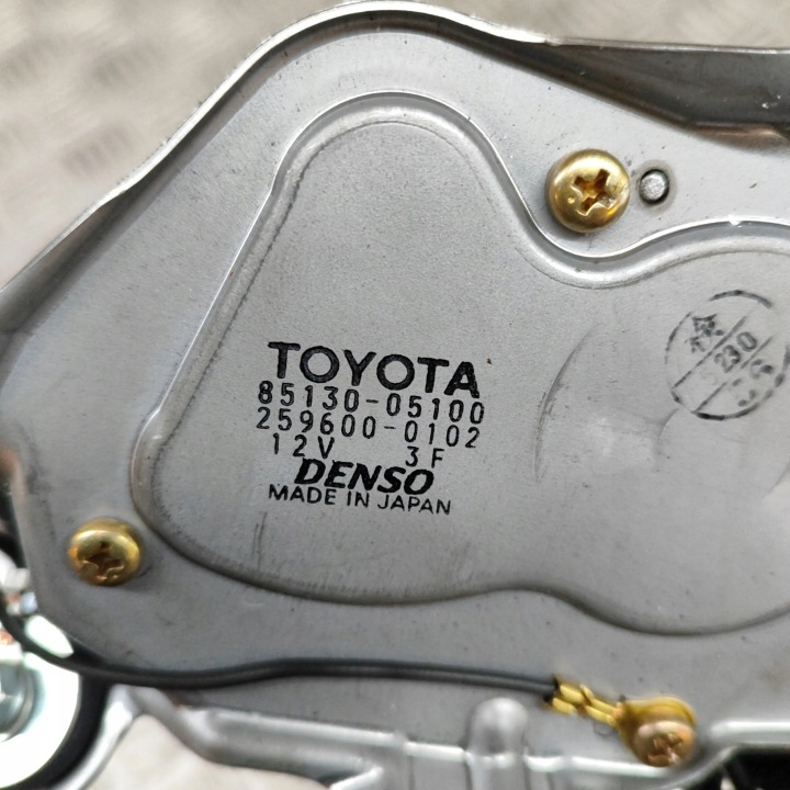 TOYOTA AVENSIS T250 2007 PETIT MOTEUR ESSUIE-GLACES VITRES ARRIÈRE