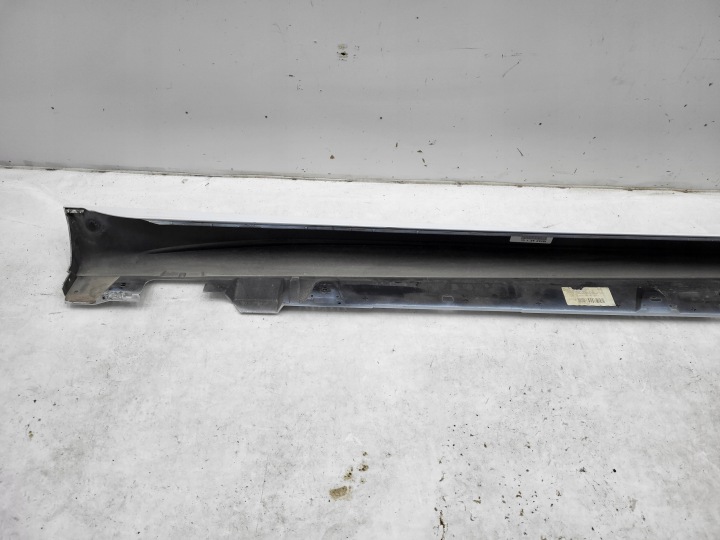 MERCEDES C-KLASA W206 AMG MOULURE SEUIL GAUCHE A2066982300