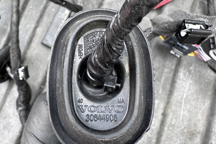 FAISCEAU DE CÂBLES FILS PORTE COULISSANTE VOLVO V60 II (225, 227) 30644906 2.0L