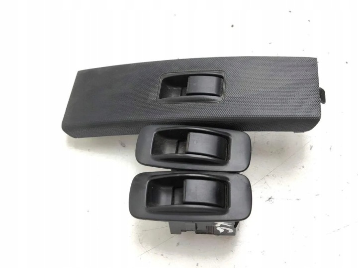 BOUTON COMMANDE VITRE GAUCHES AVANT PORTES TOYOTA