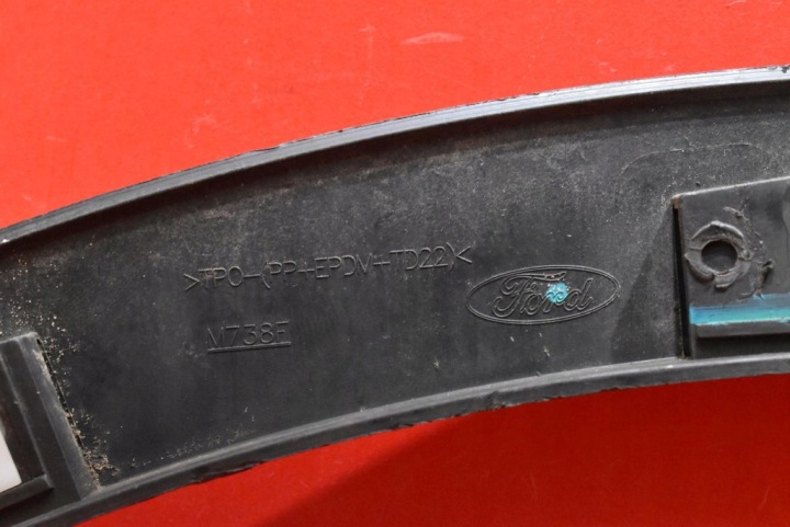 MOULURE GARDE-BOUE DROIT AVANT NOIRE CV44-S16D238-A FORD KUGA MK2 13-16