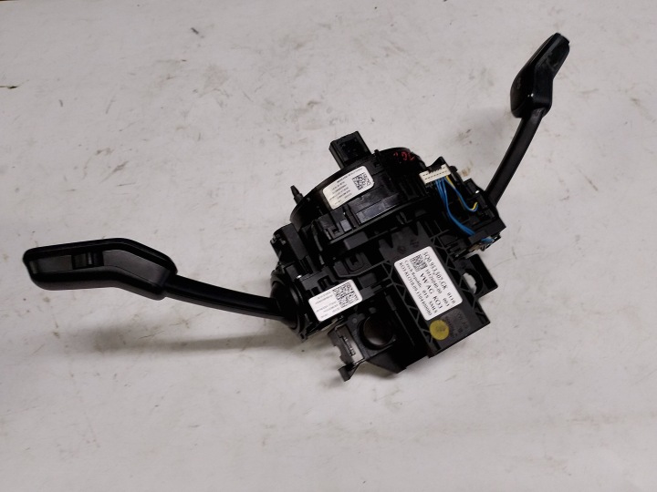VW COMMUTATEUR COMPOSITE BANDE 5Q0953507GK EUROPE
