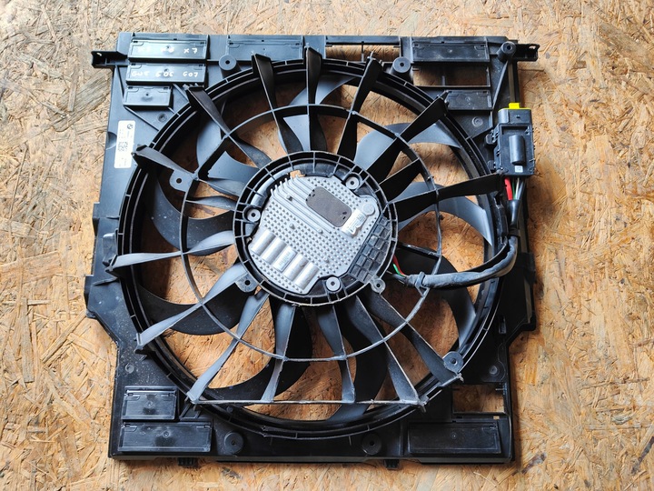 BMW X5 G05 X6 G06 X7 G07 VENTILADOR DEL RADIADOR ORIGINAL 