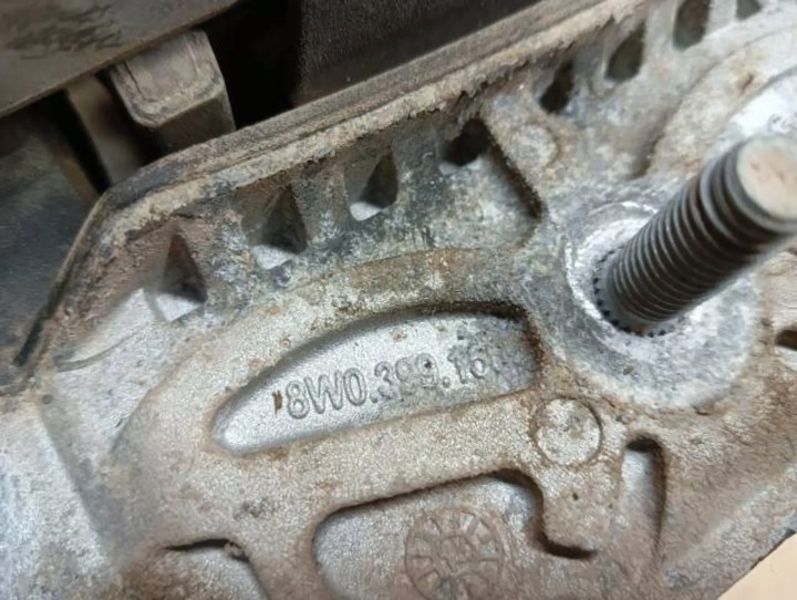 AUDI A4 B9 TDI POIGNÉE BOÎTE DE VITESSES 8W0399118B 8W0399156