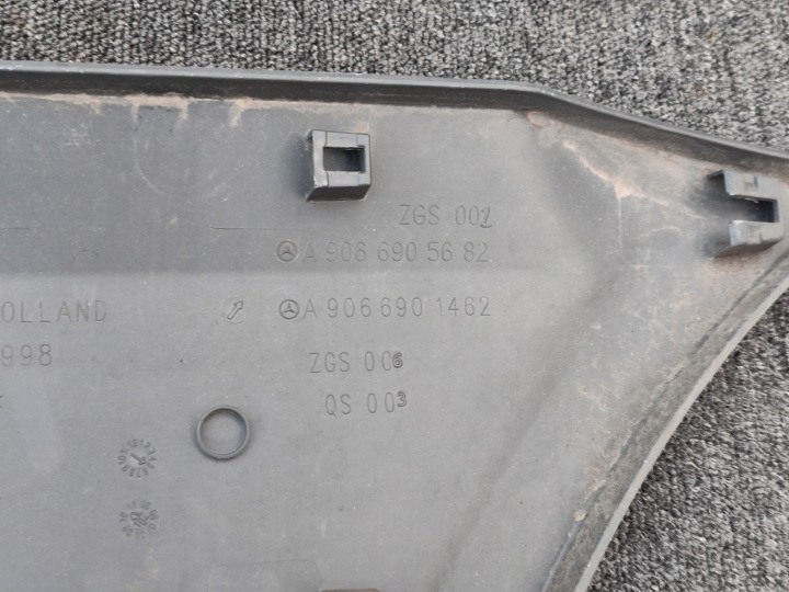MERCEDES SPRINTER W906 CRAFTER MOULURE DROITE ARRIÈRE A9066905682