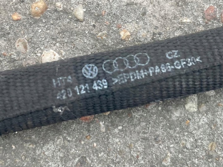 AUDI R8 420 4.2 FIL TUYAU EAU REFROIDISSEMENT TUYAU DE DÉGAZAGE FIXATION