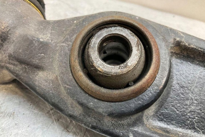 AVANT SIMPLE DROIT BRAS DE SUSPENSION BMW X5 (E70) 6771894 3.0L GASOLINE 225KW 2011