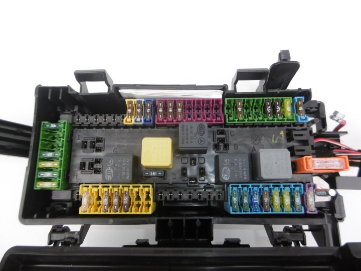 BOÎTE FUSIBLES MERCEDES ML GL W166