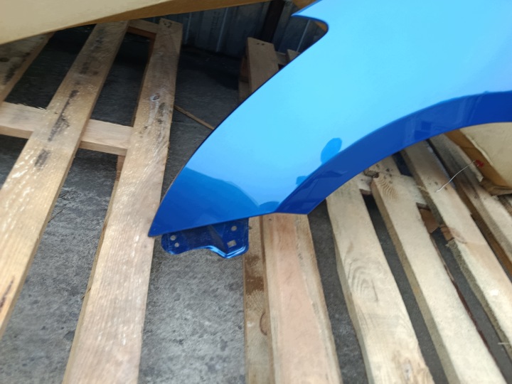 AILE GAUCHE AVANT SUZUKI SWIFT FZ NZ V 5 09.10-11.16R PEINTURE ZCG