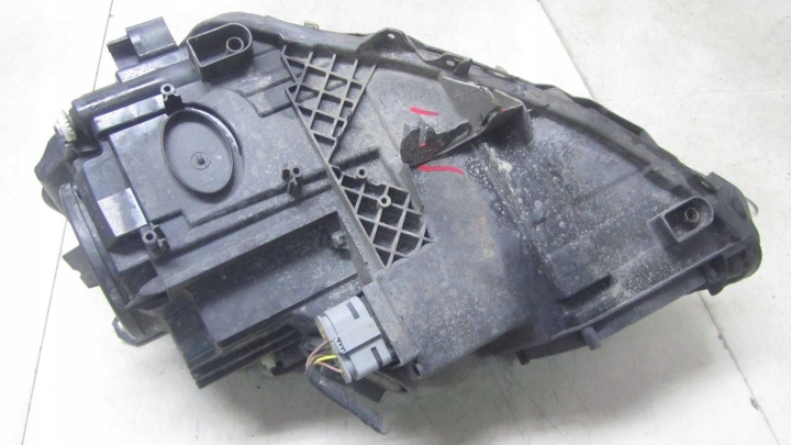 MERCEDES W176 PHARE DROITE AVANT 13-