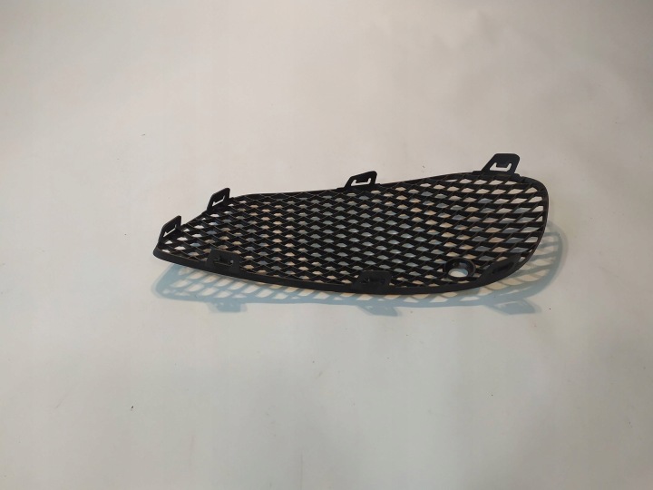 GRILLE INFÉRIEURE GAUCHE AVANT MERCEDES-BENZ C-KLASA W205 AMG A2058852523