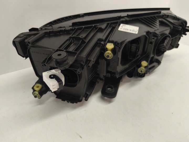 PHARE GAUCHE COMPLET LED TOUAREG III LIFT 761941081R