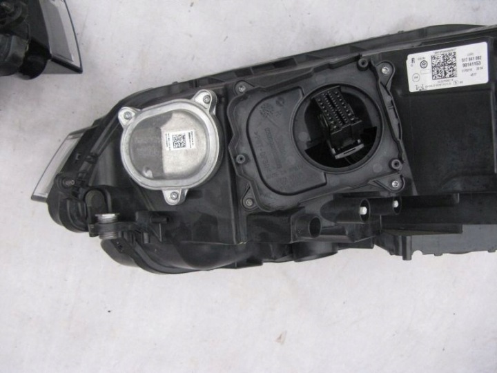 PHARES SPORTSVAN LIFT COMPLET LED 517941081 082
