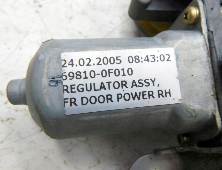 TOYOTA COROLLA VERSO E120 2.0D 05R ÉLÉVATEUR MÉCANISME VITRES DROIT AVANT