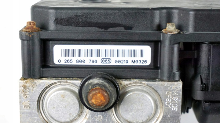 POMPE ABS OPEL CORSA D 0265232288 13282282 FE 0265800796