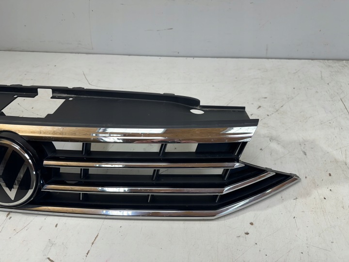 CALANDRE RADIATEUR GRILLE VOLKSWAGEN PASSAT B8 R-LINE LIFT 3G0853651