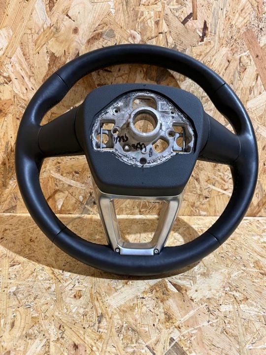 VOLANT MULTIFONCTIONNELLE AUDI Q3 II 83A 22R 19KM ORIGINAL EN BON ÉTAT