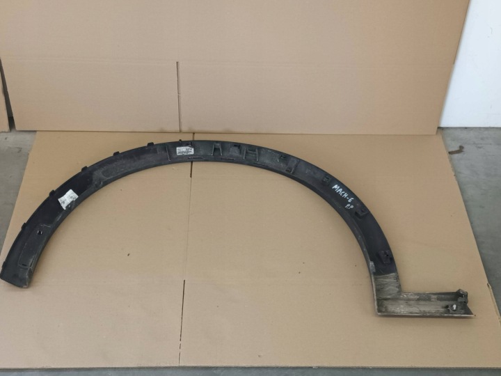 MOULURE AVANT DROITE FORD MUSTANG MACH-E DROIT AVANT