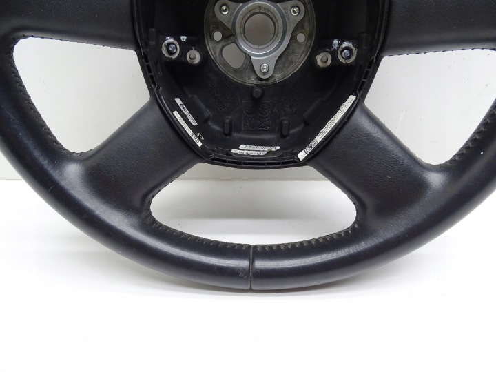 VOLANT CUIR 8R0419091A AUDI A3 8P LIFT Q5 A5