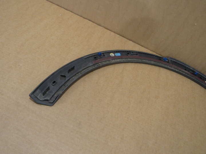 AUDI Q2 81A853817A MOULURE REVÊTEMENT GARDE-BOUE GAUCHE ARRIÈRE