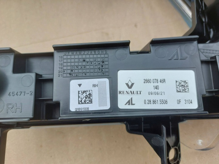 FEUX VERS CONDUITE DIURNE AVANT CÔTÉ DROITE RENAULT CAPTUR 266007846R 17-