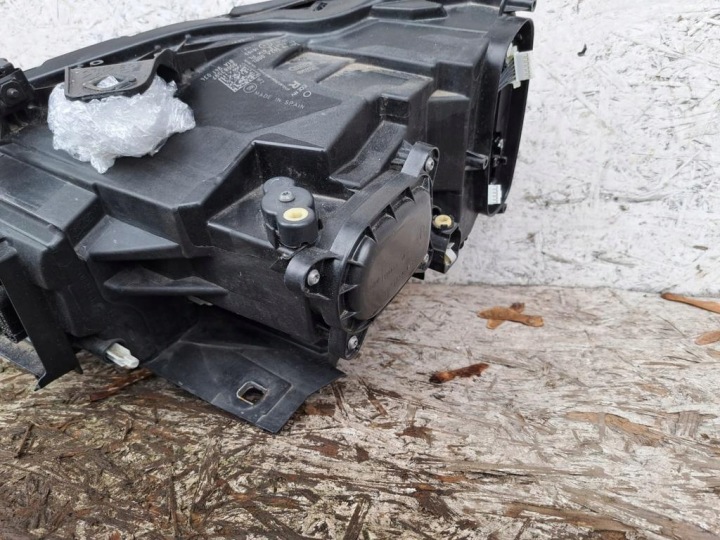 AUDI Q2 81A941033 81A941034 PHARE DROITE GAUCHE