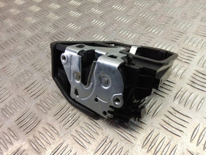 SERRURE DROITS AVANT PORTES BMW X4 (F26) 7318413 2.0L DIESEL 140KW 2017