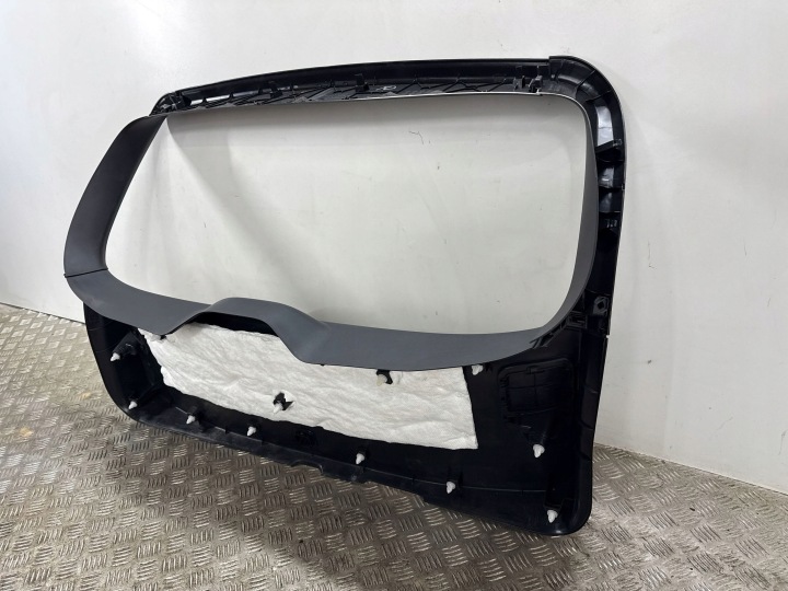 PLASTIQUES COUVERCLES DE COFFRE SUBARU IMPREZA V 94310FL00A
