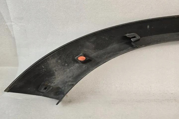 REVÊTEMENT AVANT GAUCHE GARDE-BOUE VOLVO XC70 II 31283104 2.0L GASOLINE