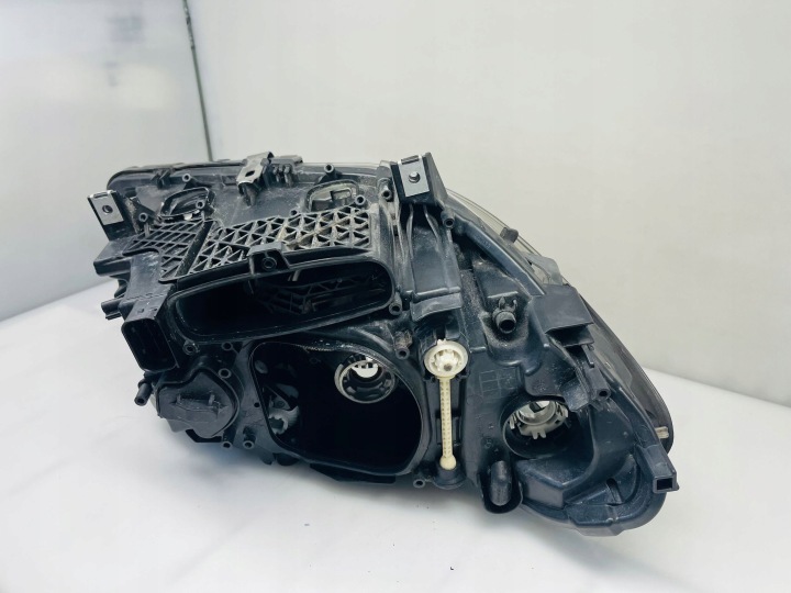 PROJECTEUR AVANT CÔTÉ GAUCHE BMW 5 F10 F11 7317131