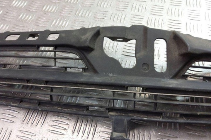 GRILLE TOYOTA COROLLA (_E12_) 5311102330 2.0L DIESEL 2004