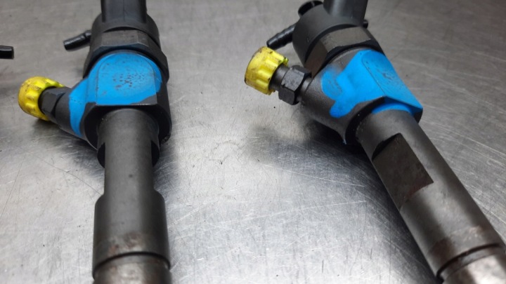 INJECTEURS ENSEMBLE 8200296279 0445110178 RENAULT VOLVO 1.9 DCI