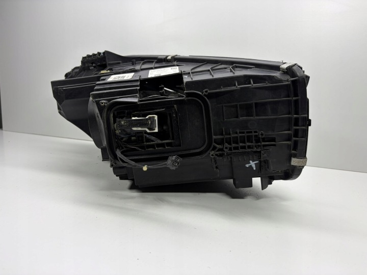MERCEDES C CLASSE W206 PHARE PROJECTEUR SUR PIÈCES GAUCHE AVANT A2069068104
