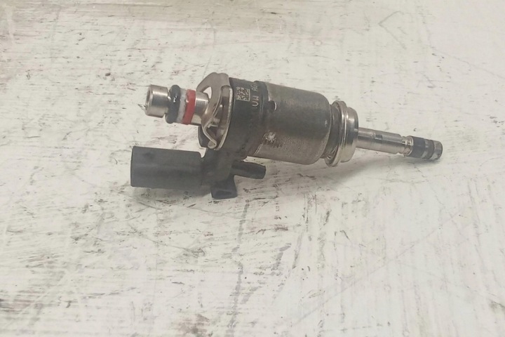 INJECTEUR SEAT OE ESSENCE ORIGINAL 1 PCS