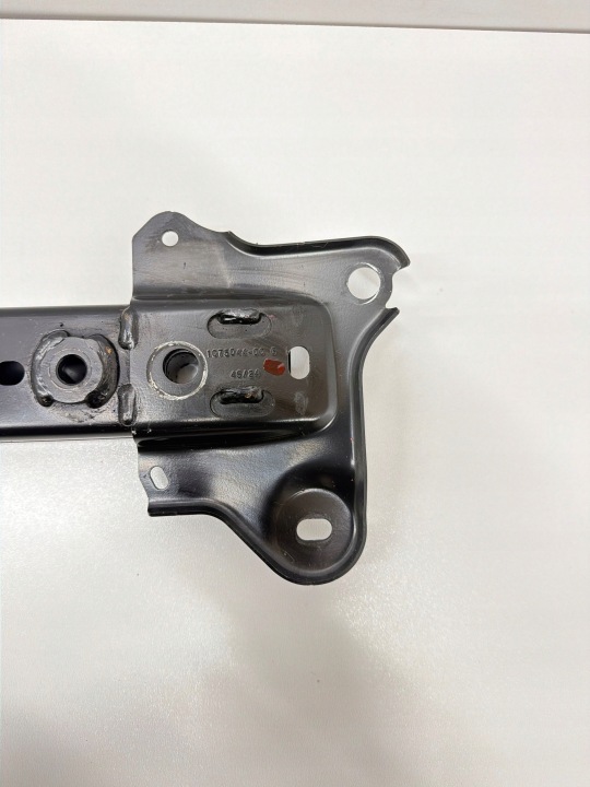 2025 TESLA MODÈLE Y POIGNÉE MOTEUR 107504400G