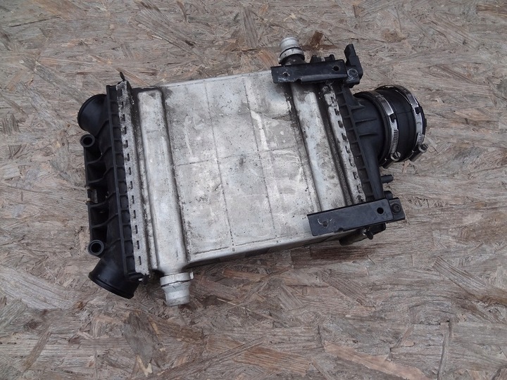 INTERCOOLER A2760900214 A2760900837 MERCEDES W205 W213 W222 