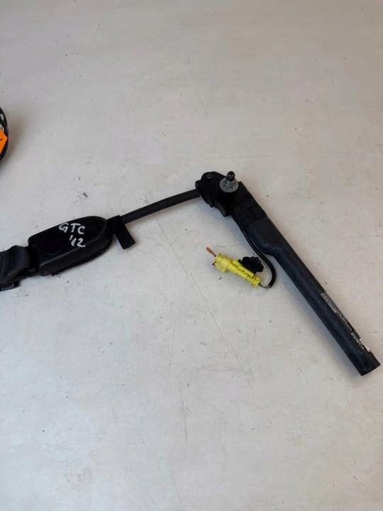 CEINTURE DE SÉCURITÉ AVANT AVANT GAUCHE TENDEUR OPEL ASTRA IV J GTC LIFT 3D