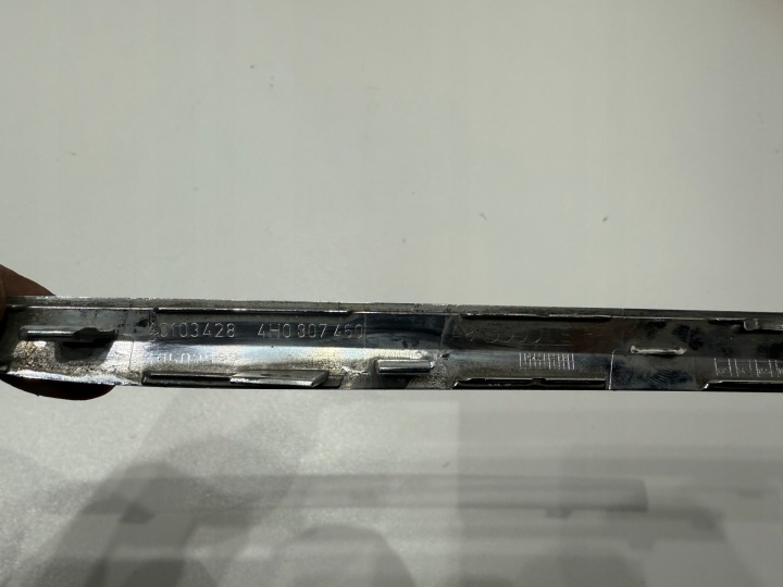 AUDI A8 4H MOULURE CHROME PARE-CHOCS DROITE ARRIÈRE ARRIÈRE 4H0807460