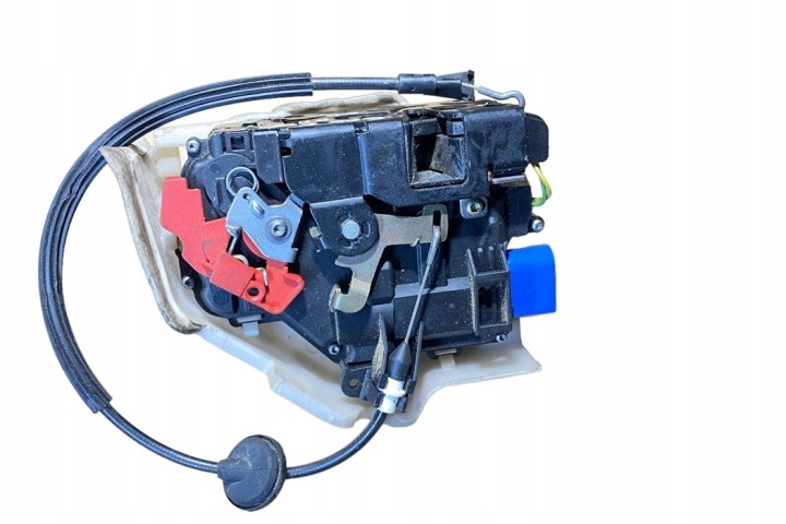 SERRURE DROITS AVANT PORTES VW 1K4837085B 1.9L DIESEL 2007