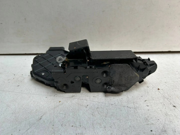 SERRURE DE PORTE ARRIÈRE GAUCHE VOLVO XC70 2015