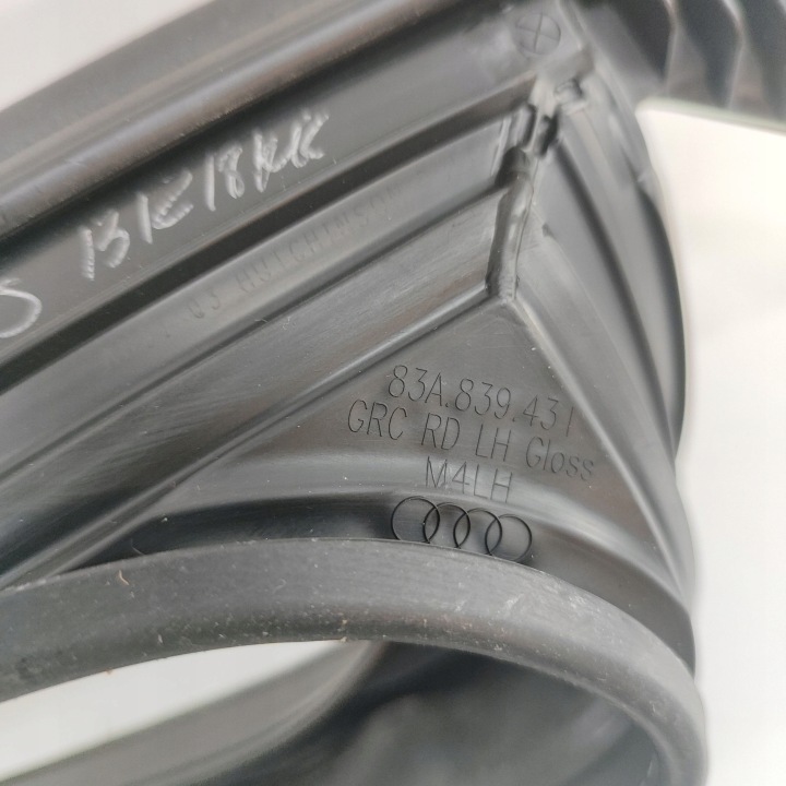 AUDI Q3 F3 2018 GAUCHE CÔTÉ MOULURE JOINT D'ÉTANCHÉITÉ VITRES PORTES ARRIÈRE