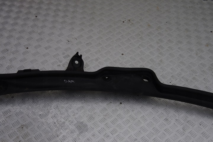 DOUBLURE DE PASSAGE DE ROUE MERCEDES W221 S-KLASA A2218300228