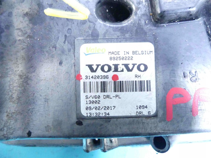 PHARES ANTIBROUILLARD DROIT VOLVO V60 I 10-18 31420396