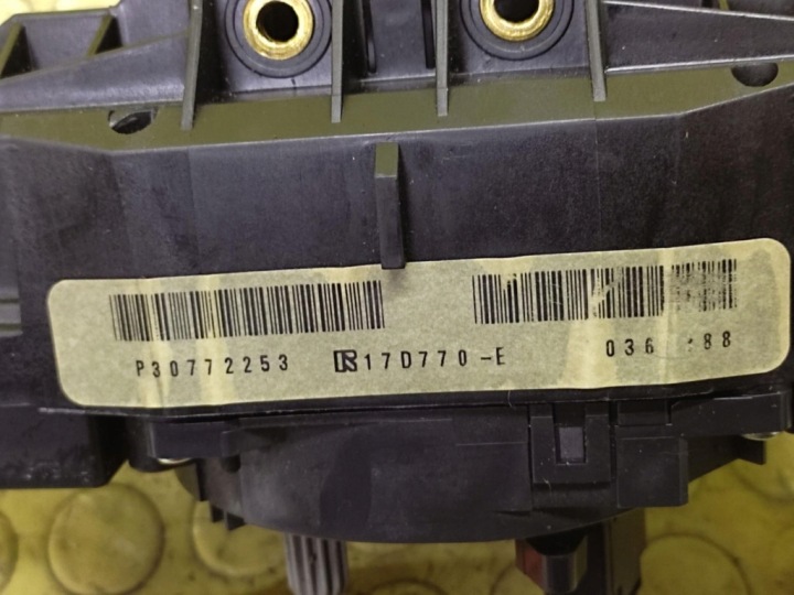 VOLVO V50 COMMUTATEUR COMPOSITE P30772253