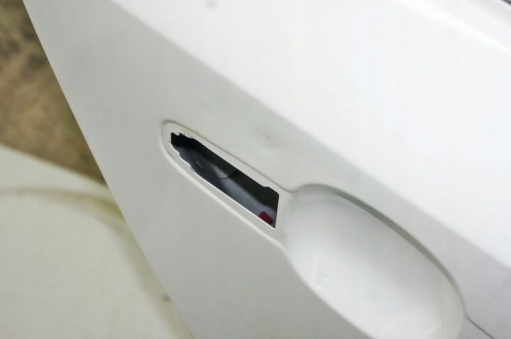 SS284 TOYOTA COROLLA E21 XII PORTES DROIT ARRIÈRE SUPER WHITE 040 UNIVERSEL