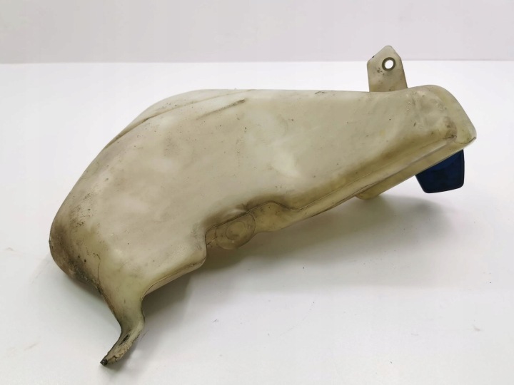 VOLKSWAGEN PASSAT B5 1998 RÉSERVOIR LIQUIDE VERS LAVE-GLACES VITRES AVANT