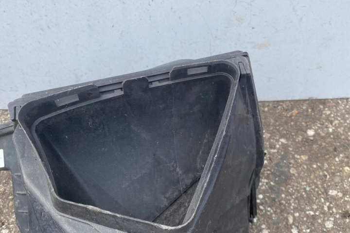 CHÂSSIS FILTRE AIR AUDI A5 (8T3) 8K0133837B 2008