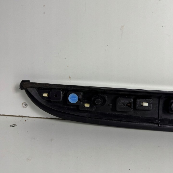 MOULURE TOITS DROIT ARRIÈRE CHROME PEUGEOT 2008 OE ORIGINAL 9806404777
