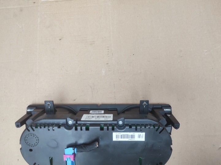 COMPTEUR TABLEAU DE BORD VW PASSAT B7 2.0 TDI 140KM 3AA920870